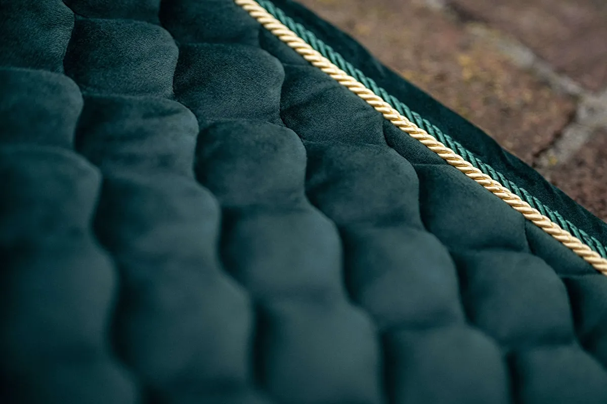 Czaprak ujeżdżeniowy butelkowa zieleń velvet – zdjęcie 4