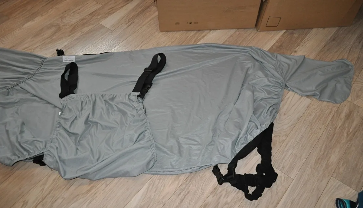 derka Thermo Master Dahna, r. 135 cm, szara, przeciw owadom, z kapturem, egzemowa, UV 50+, nowa(5) - zdjęcie 2