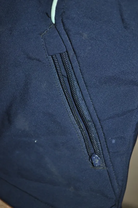 kurtka Steeds Liane, r. 128 cm, granatowa, młodzieżowa, softshell, 2w1, bdb z wadą (3) - zdjęcie 8