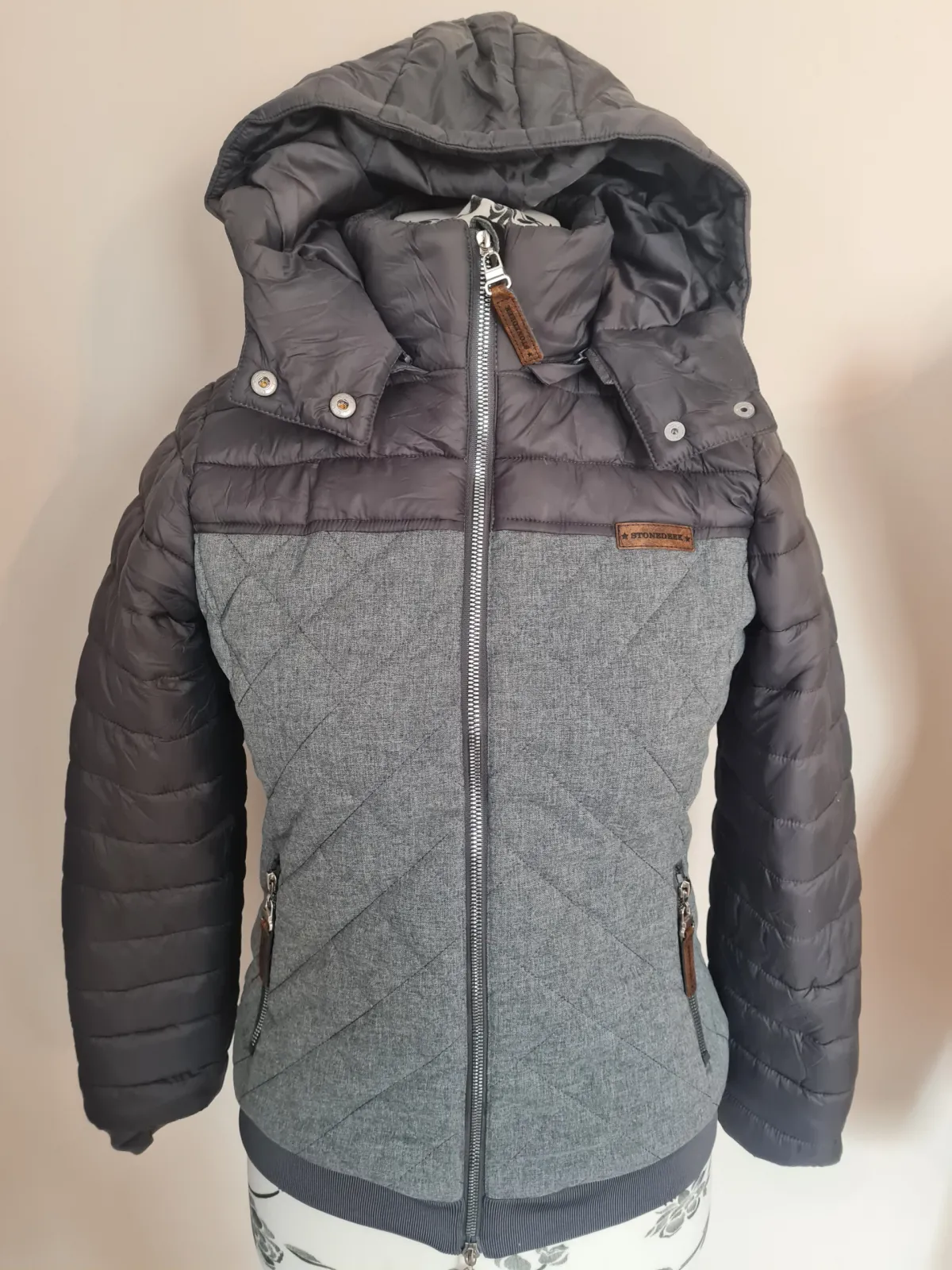 kurtka Stonedeek Winnie , r. 176 cm/XS/S , szara , damska, z kapturem, jak nowa - zdjęcie 4