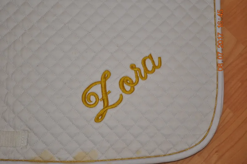 czaprak biały VS, złota lamówka, logo Lora, bdb - zdjęcie 2